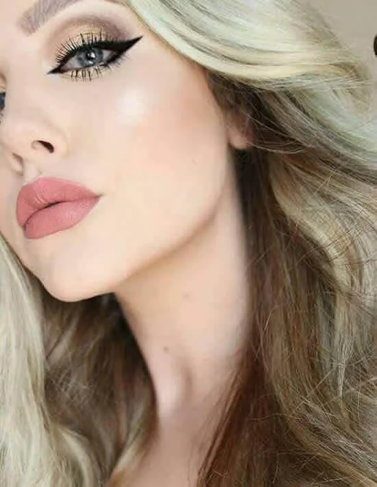 اليزابيث هيلين ايلاينر اسود - الصورة 3