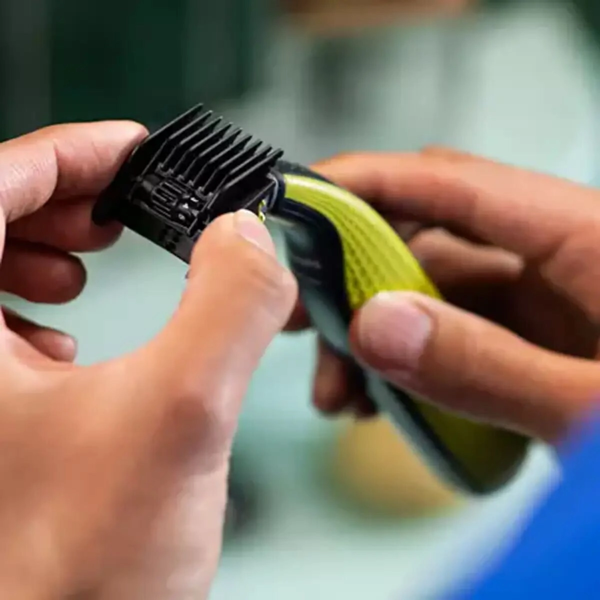 فيليبس ون بليد ماكينة حلاقة كهربائية لحلاقة الوجة مع 3 أمشاط Qp1424/10 - الصورة 6